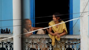 girl attracting customs1